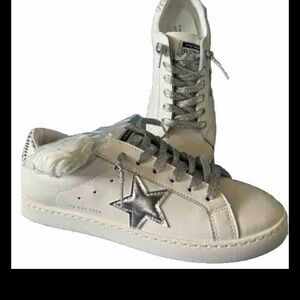 New Vintage Havana Carla White Silver Shimmer Star Sneaker Shoes size 9